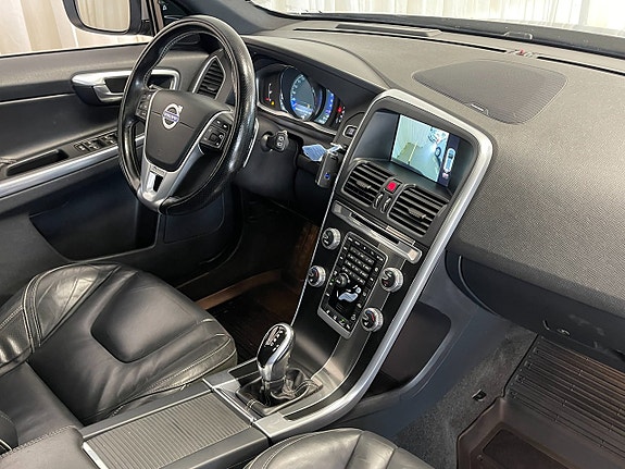 Volvo XC60 9 of 24