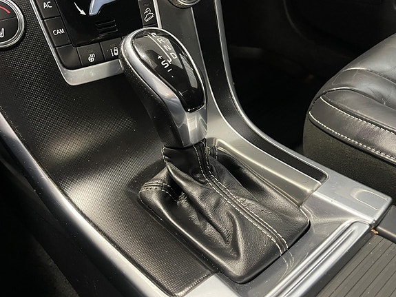 Volvo XC60 15 of 24