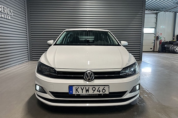 Volkswagen Polo 2 of 5
