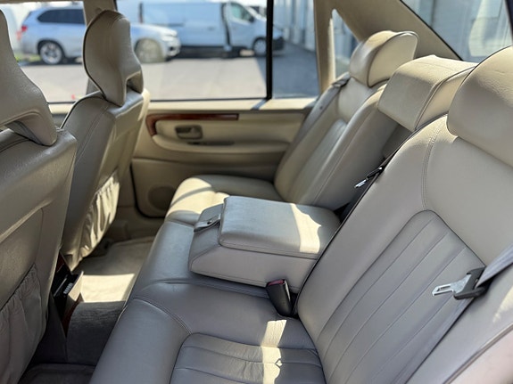 Volvo S90 7 of 11