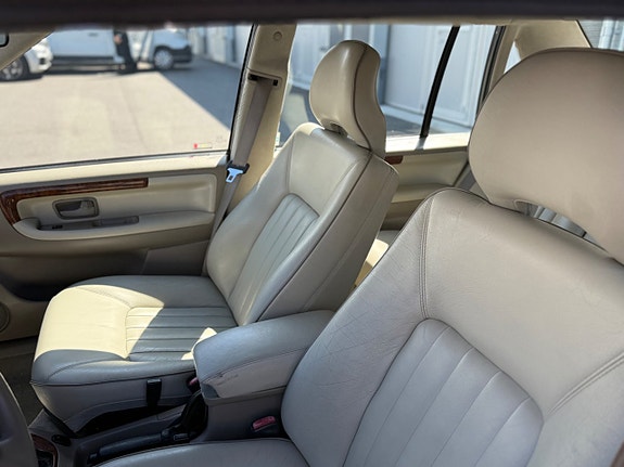 Volvo S90 8 of 11