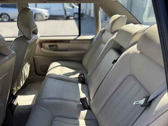 Volvo S90 11 of 11