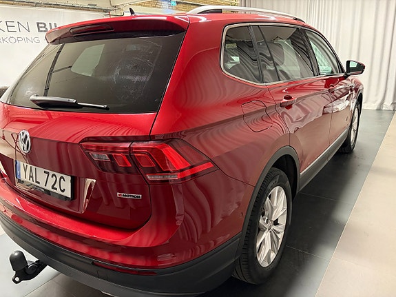 Volkswagen Tiguan Allspace 4 of 5