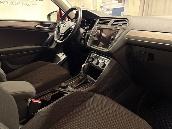 Volkswagen Tiguan Allspace 12 of 16