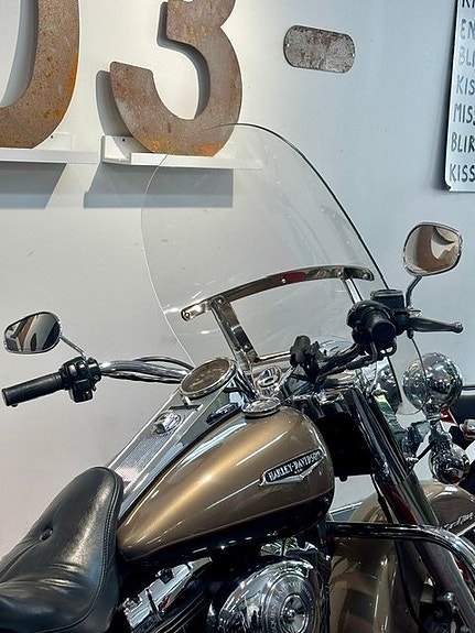 Harley-Davidson FLHRC Road King Classic Twin Cam 88 5 of 5