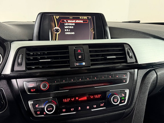 BMW 320i 14 of 19