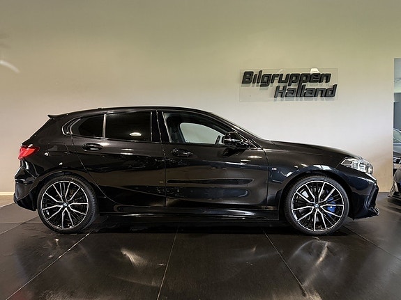 BMW M135i 7 of 30