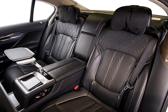 BMW 730 27 of 30