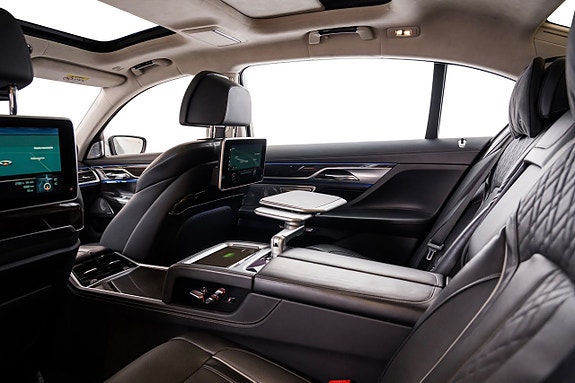 BMW 730 26 of 30