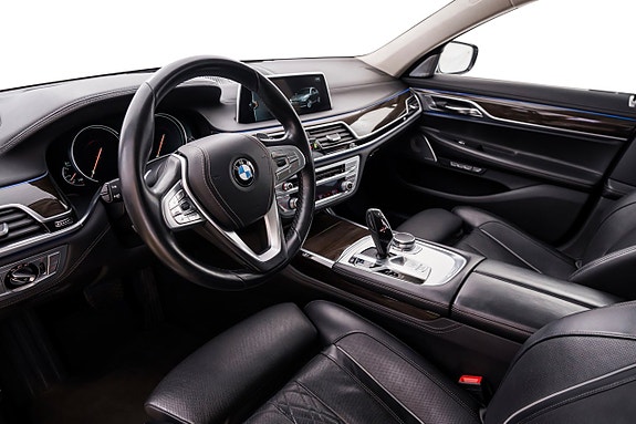 BMW 730 12 of 30