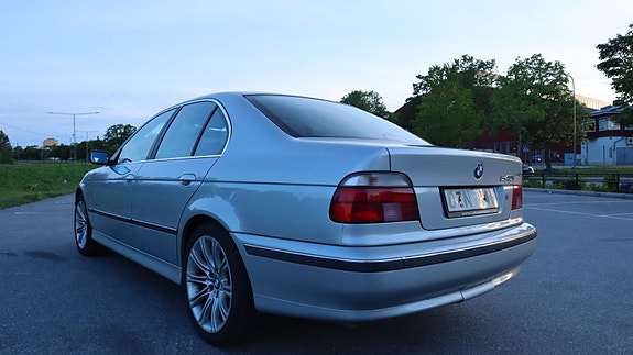 BMW 540i 2 of 5