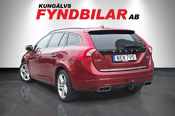 Volvo V60 2 of 7