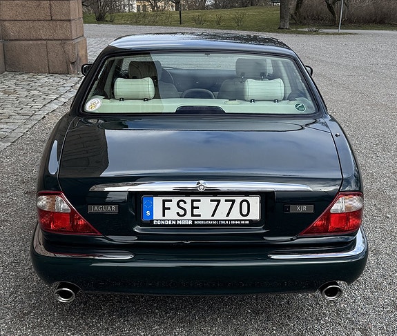 Jaguar XJR 5 of 5