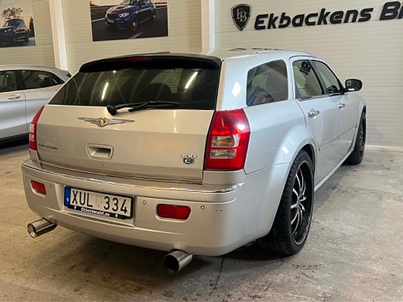 Chrysler 300C 4 of 5