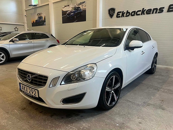 Volvo S60 3 of 5