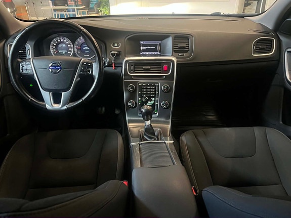 Volvo S60 8 of 18