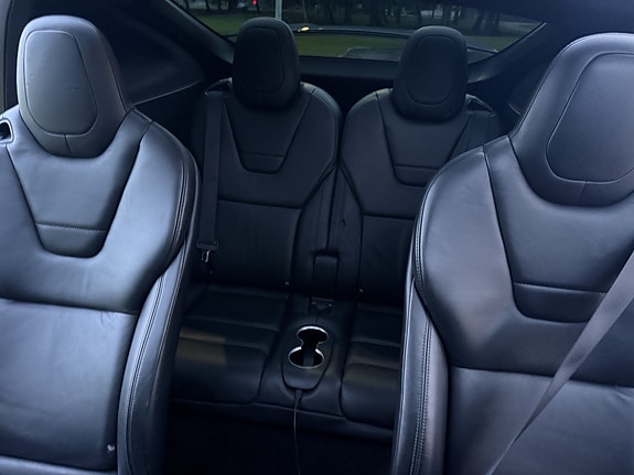 Tesla Model X 11 of 30