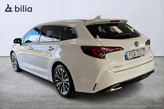 Toyota Corolla 2 of 5