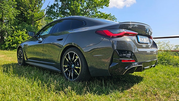 BMW i4 4 of 5