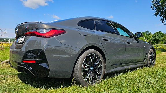 BMW i4 2 of 5
