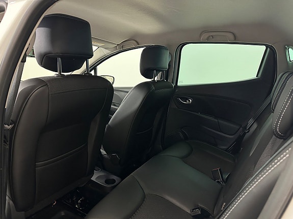 Renault Clio 18 of 19