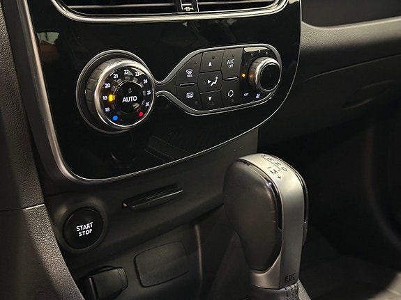 Renault Clio 12 of 19