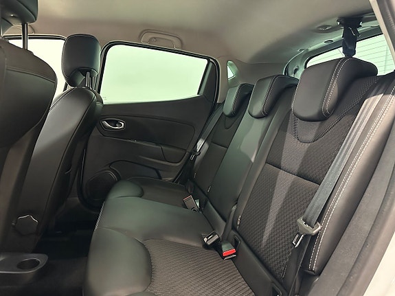 Renault Clio 19 of 19