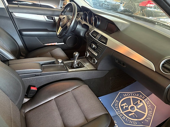 Mercedes-Benz C180 7 of 7