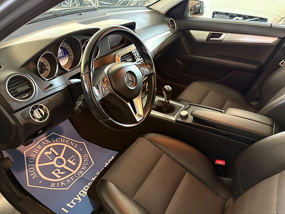 Mercedes-Benz C180 6 of 7