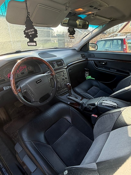 Volvo S80 2 of 3