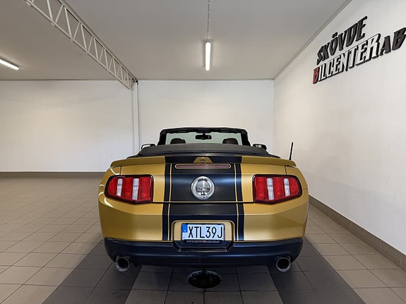 Ford Mustang 4 of 11