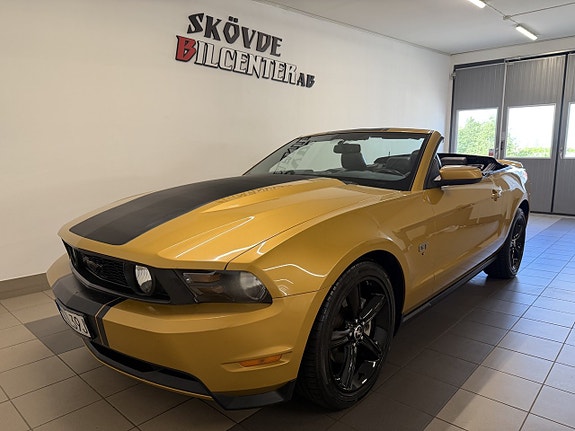 Ford Mustang 2 of 11