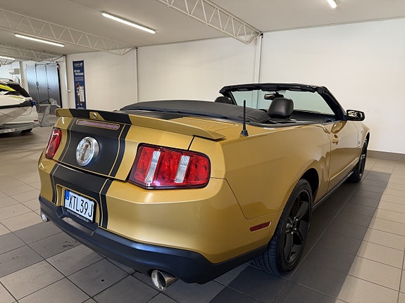 Ford Mustang 5 of 11