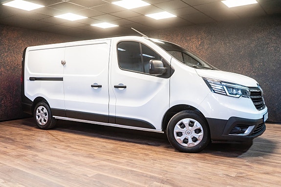 Renault Trafic 2 of 26