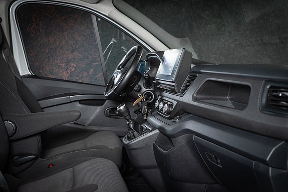 Renault Trafic 26 of 26