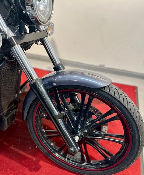 Kawasaki VN900 Vulcan Custom 4 of 5