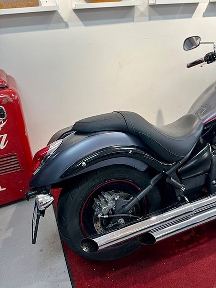 Kawasaki VN900 Vulcan Custom 2 of 5