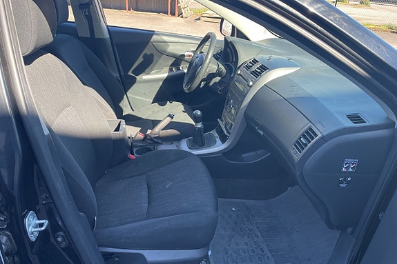 Toyota Corolla 9 of 11