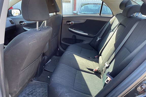 Toyota Corolla 10 of 11