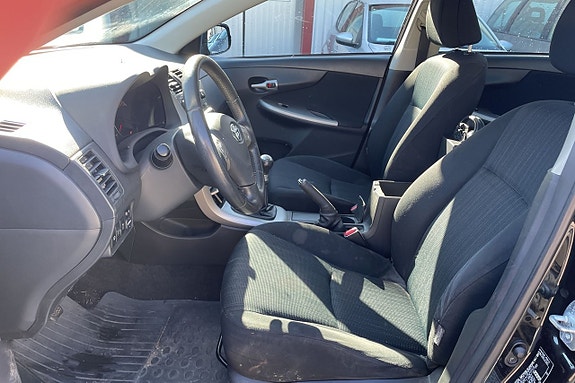 Toyota Corolla 6 of 11