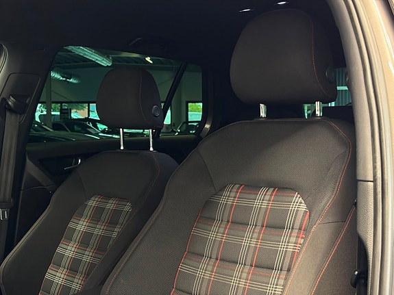 Volkswagen Golf I 14 of 26