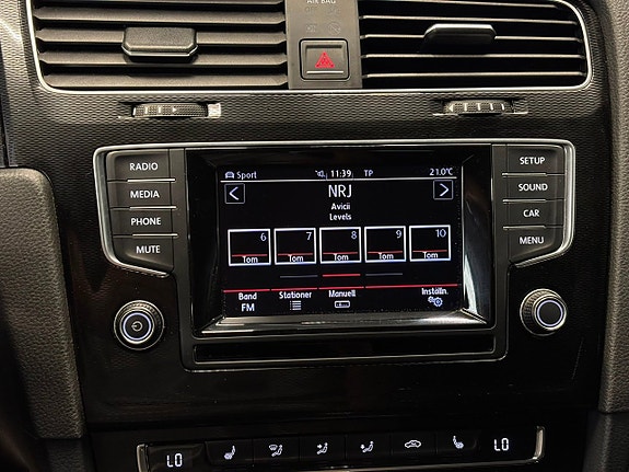 Volkswagen Golf I 21 of 26