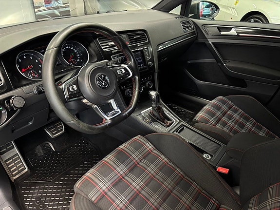 Volkswagen Golf I 11 of 26