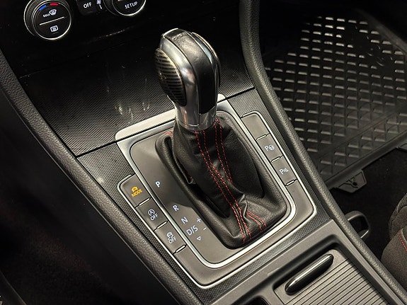 Volkswagen Golf I 19 of 26