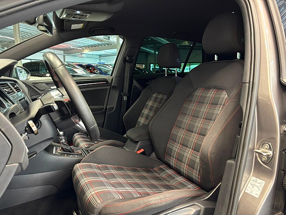 Volkswagen Golf I 13 of 26
