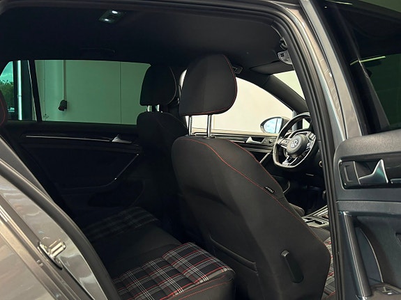 Volkswagen Golf I 26 of 26