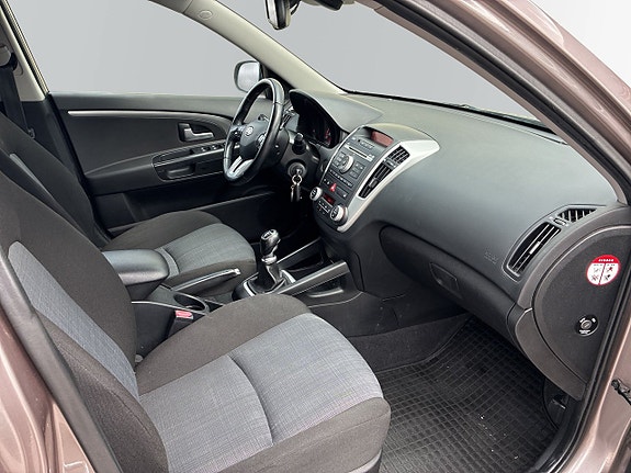 Kia Ceed 8 of 9