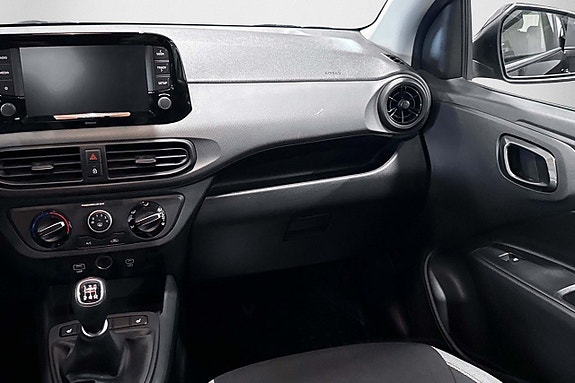 Hyundai i10 15 of 24