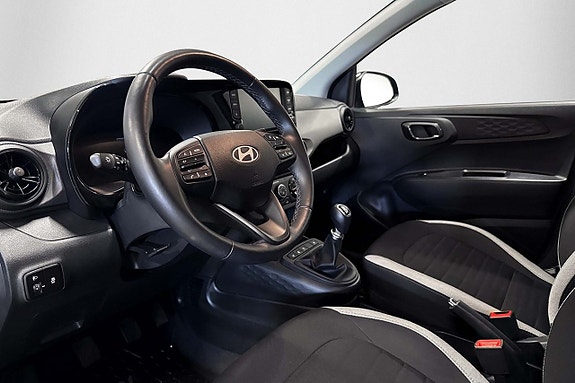 Hyundai i10 8 of 24