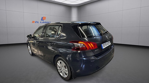 Peugeot 308 2 of 5